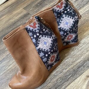 Ella Moss Ankle boots, leather & canvas size 9.5